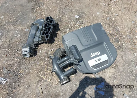 2016 Jeep Wrangler Unlimited Sahara из США, поврежденный, VIN 1C4HJWEG7GL107905